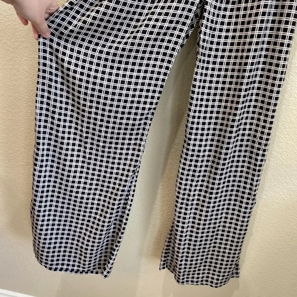 ELAN Black and White Jumpsuit Size Small V Neck Cut Out Smocking Size Small - Picture 7 of 8